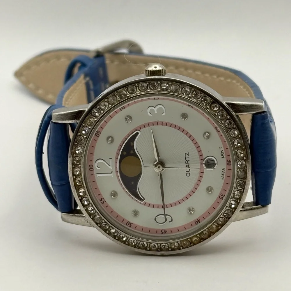 VINTAGE DATE MOON PHASE RHINESTONES DIAL QUARTZ SILVER BLUE BAND (New Battery)